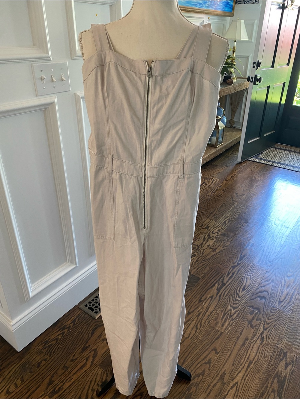 Hollister Sleeveless Light Beige Front-Zip Jumpsuit
